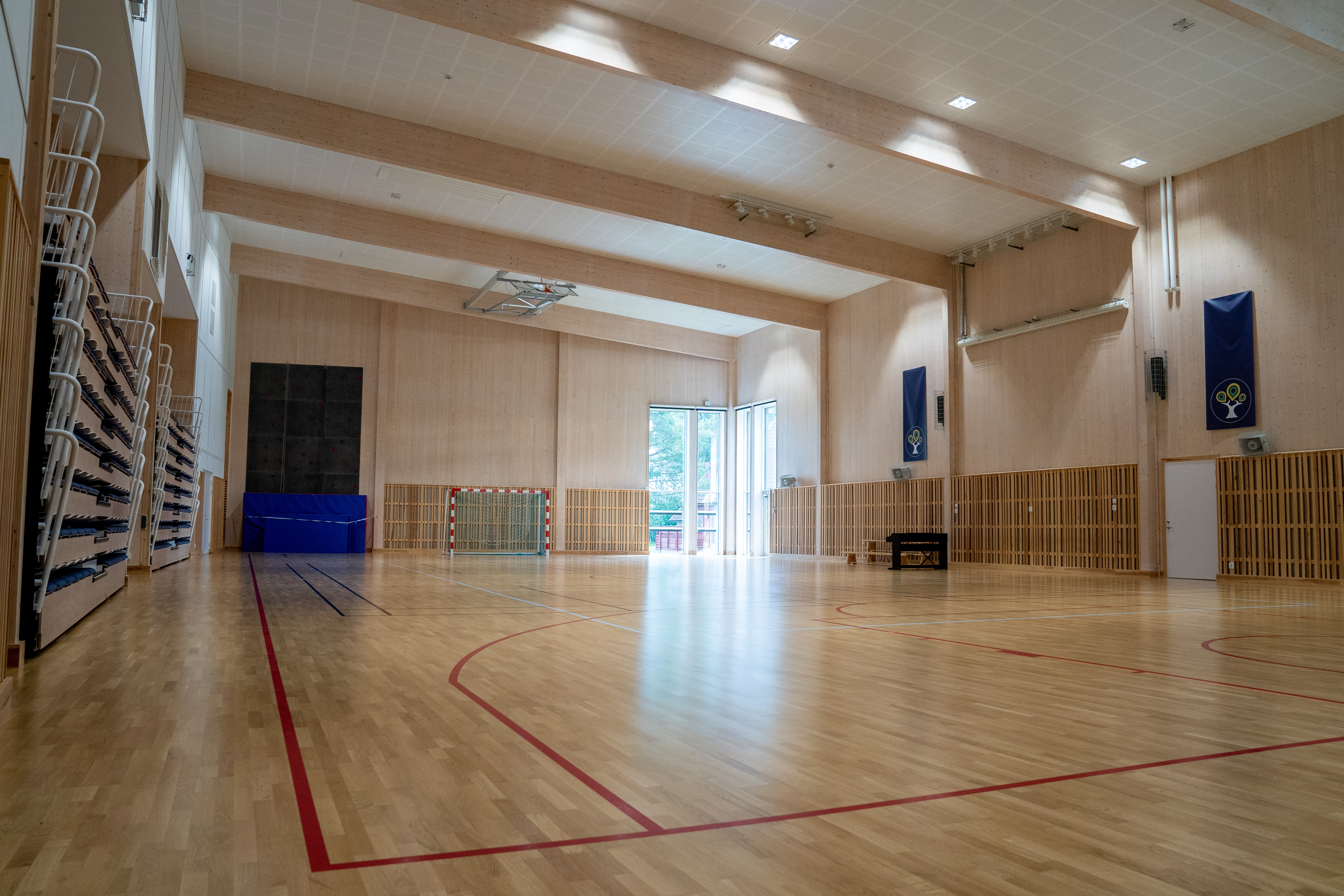 Interiörbild av idrottshallen