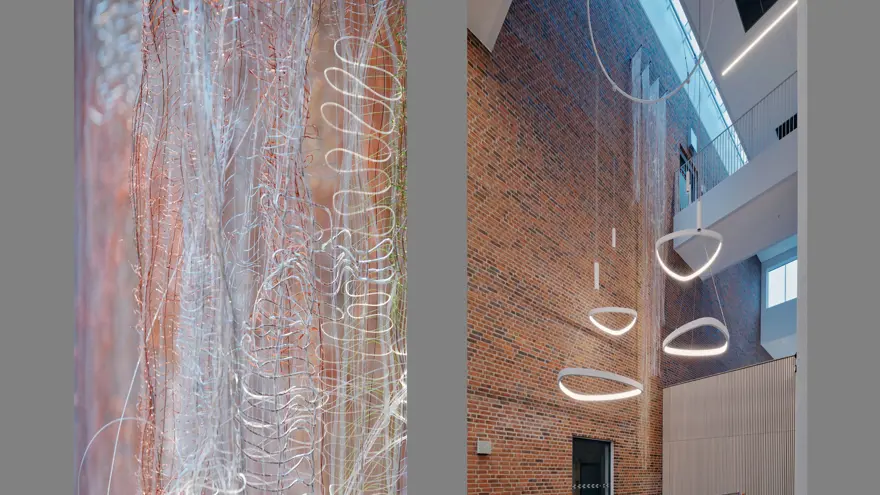 Tå bilder: en närbild på verket änglahår, och en bild på samma verk sett på lite håll.